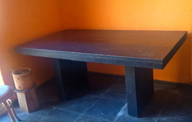 MESA DE JANTAR SEMI NOVA! DESIGN MODERNO!