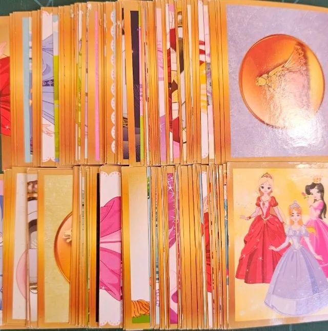 Álbum Princesas dos Signos- Capa Normal - Completo. - Foto 2