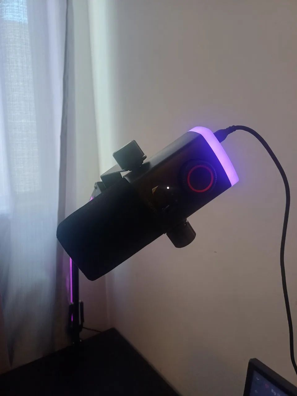 Microfone Fifine AM8 PROT RGB USB/XLR + Braço Articulado - Impecável - Foto 3
