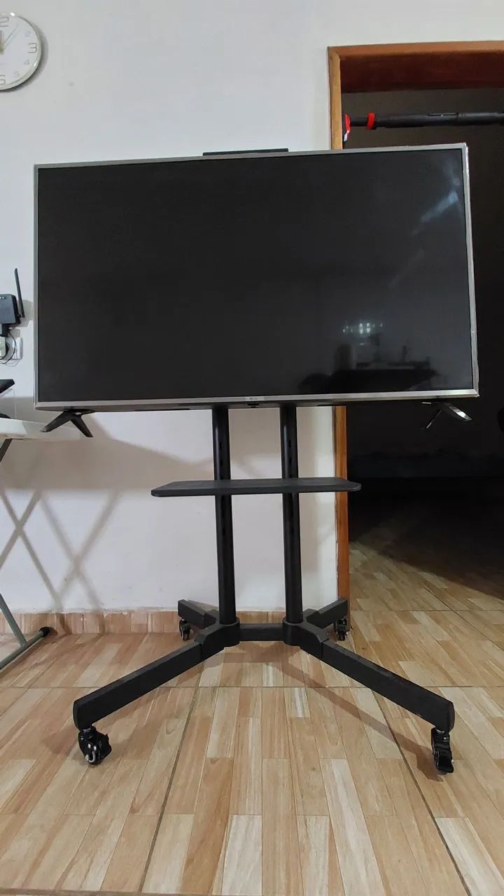 Tv 4k + Suporte de piso