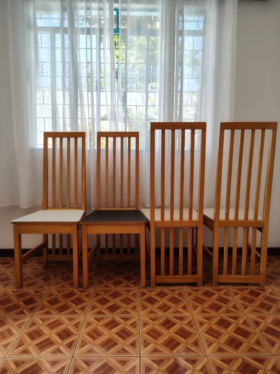 Mesa com 4 cadeiras - Foto 4
