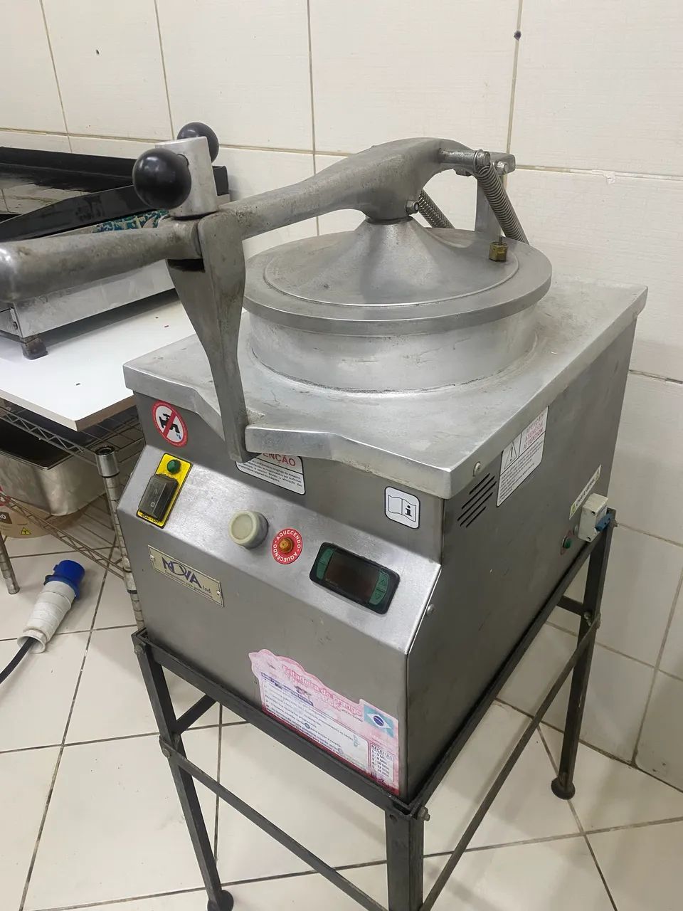 Fritadeira de Frango a Pressão BCK 6000w l Estado de Nova - Foto 4