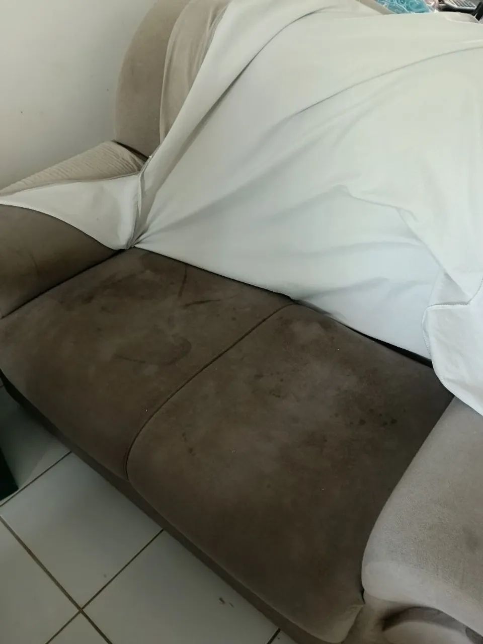 Sofá dois lugares na cor cinza ? - Foto 2