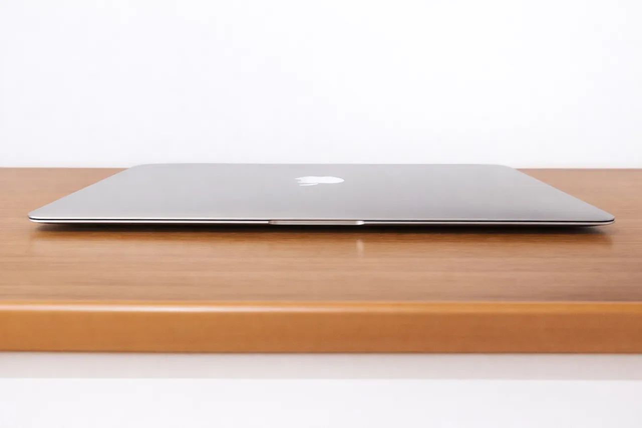 MacBook Air 13 2017 i5 8GB 128GB SSD - Seminovo Impecável