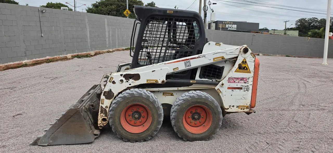 Minicarregadeira Bobcat - Foto 3