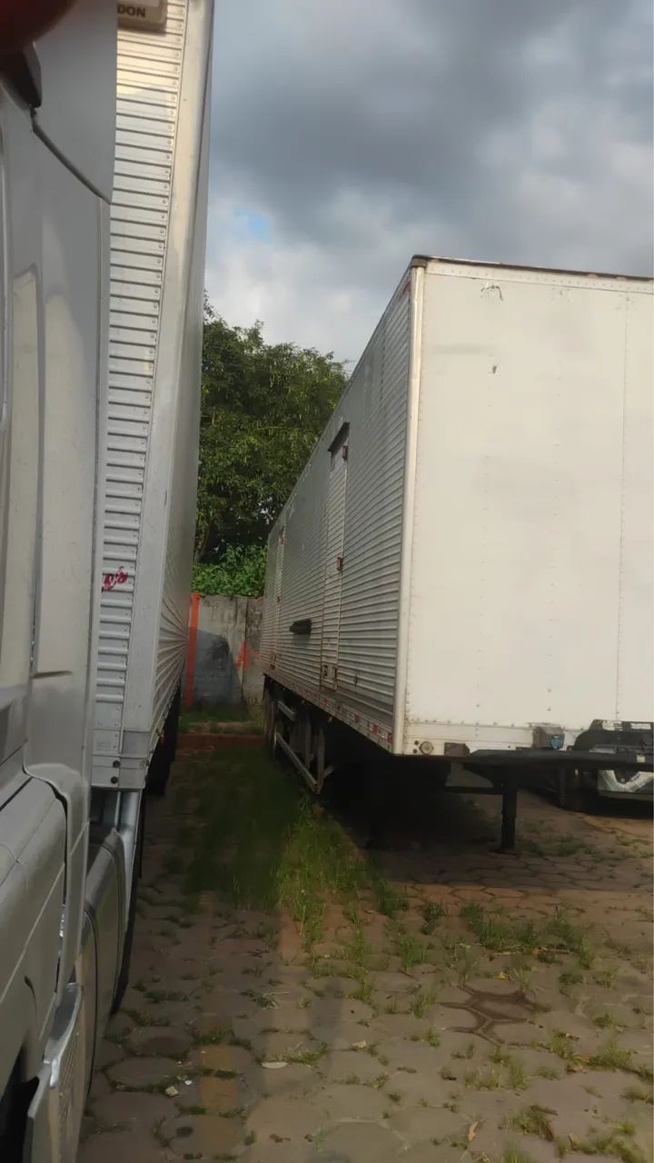 Carreta Baú Random