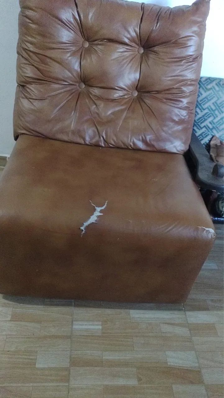 Sofá de couro grande 3 lugares  - Foto 2