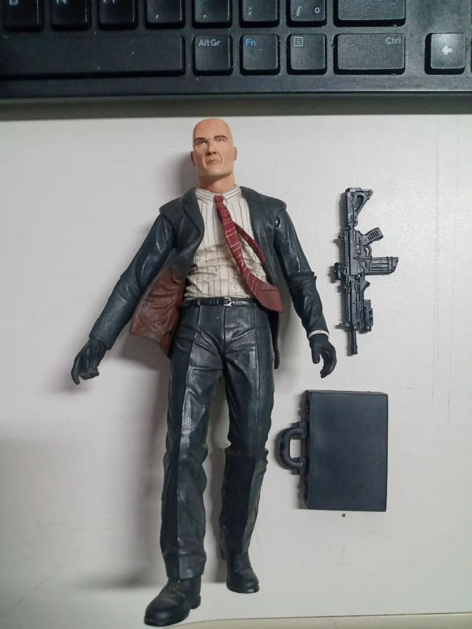 Action figure hitman neca trocas vendas