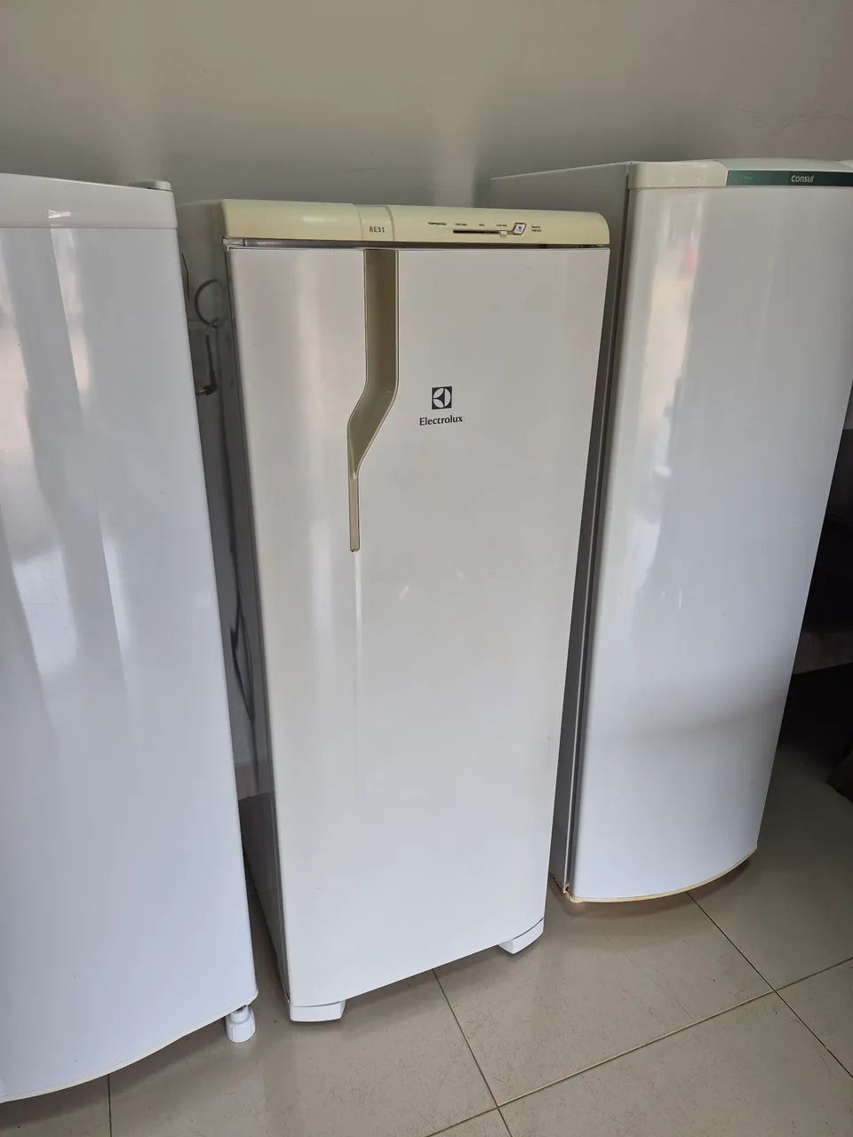 Geladeira Electrolux 240 litros 