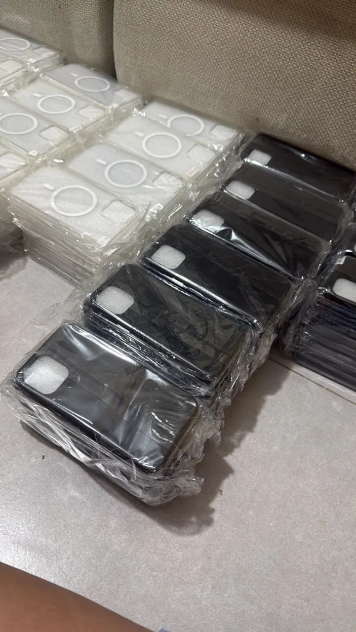 Vendo 4 mil capinhas ou troco - leia anúncio  - Foto 3