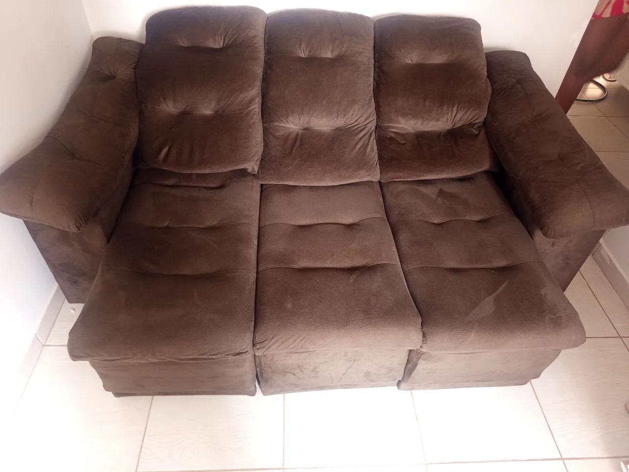 Vendo sofá de 3 lugares retrátil - Foto 4