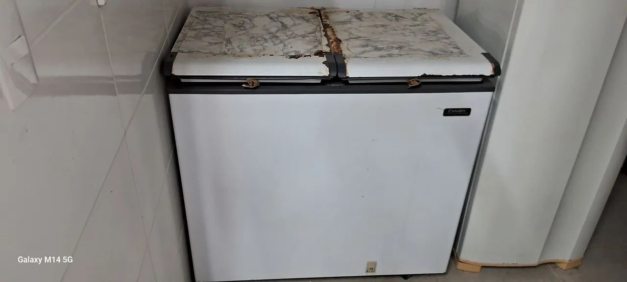 Freezer horizontal 2 portas naofunciona! - Foto 4