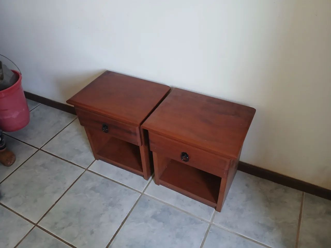 Par mesinhas de cabeceira. - Foto 2