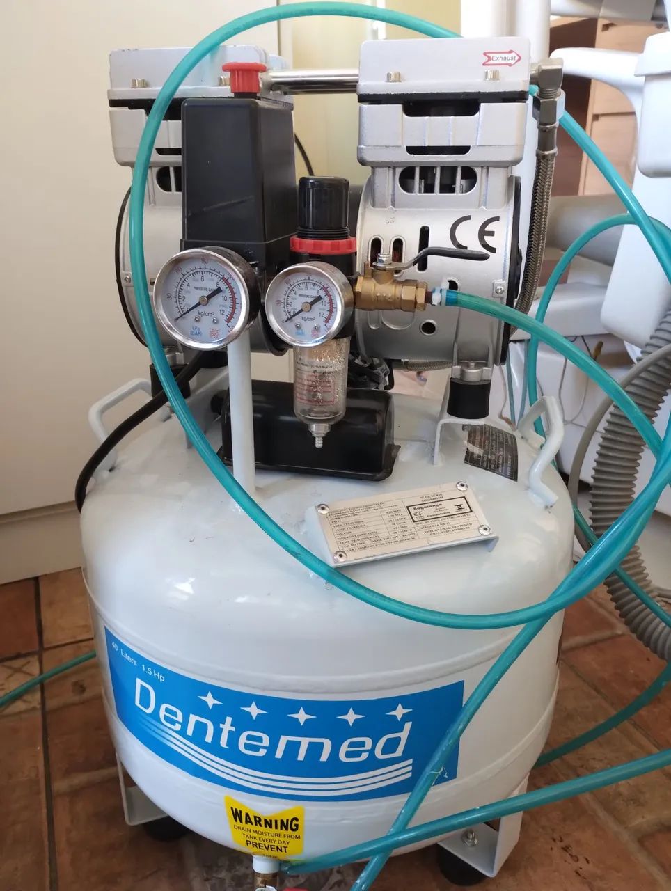 Compressor odontológico  - Foto 2
