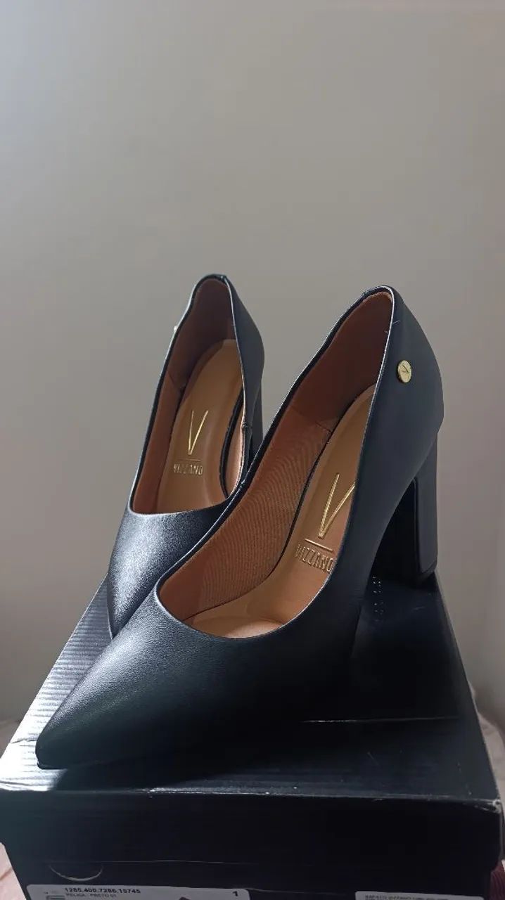 Sapato de salto preto 
