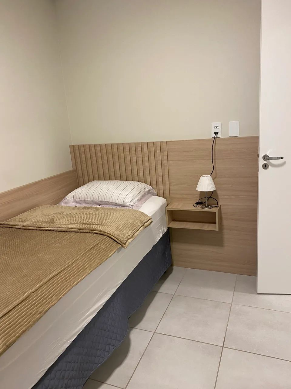 Alugo quarto em apto compartilhado 