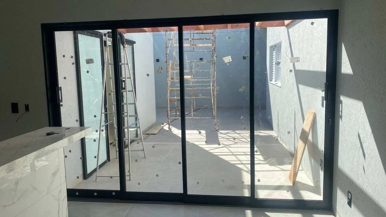 Vidros temperados e esquadria de alumínio  - Foto 2