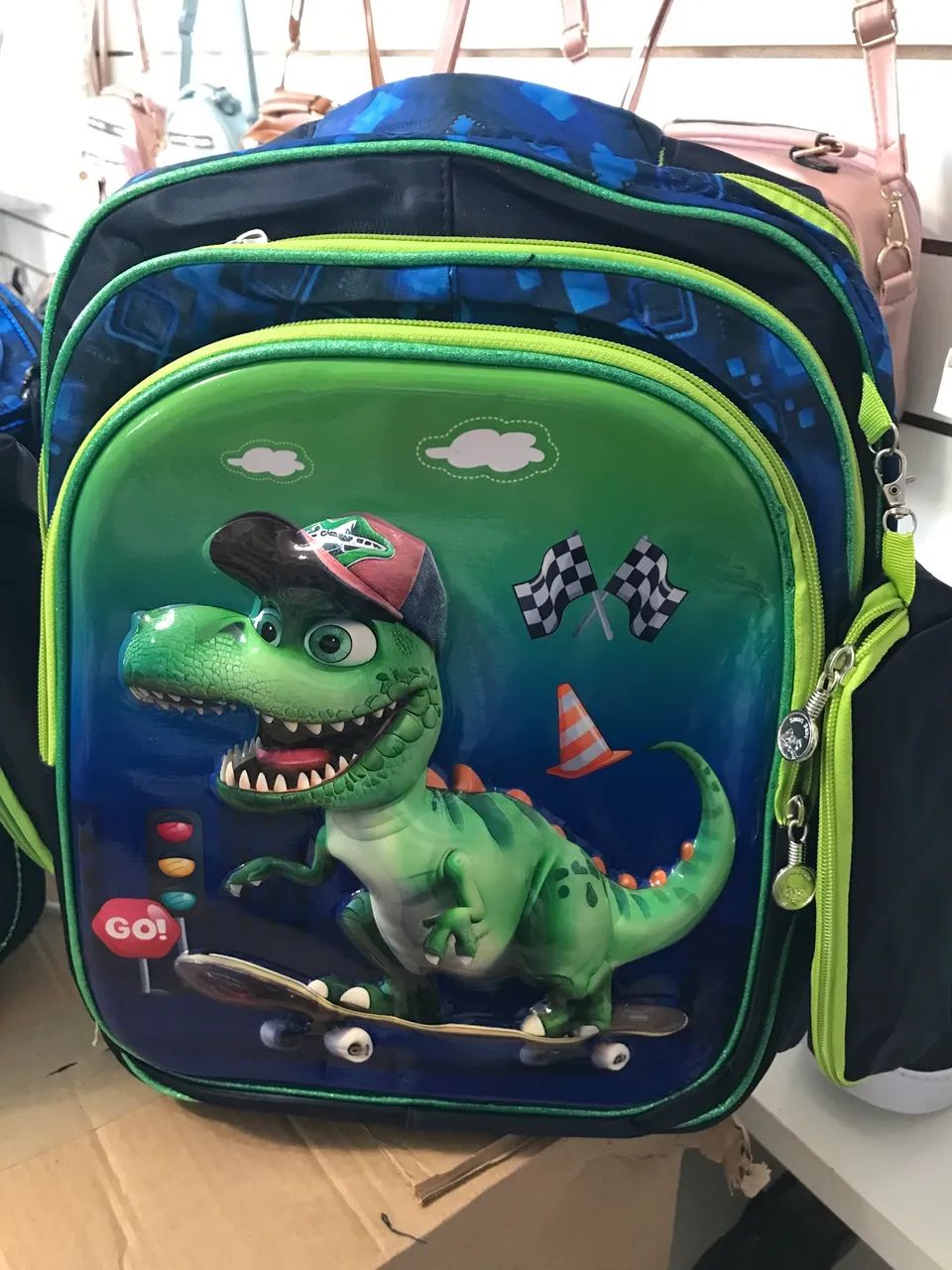 Mochilas infantis em 3D R$95,00 - Foto 5