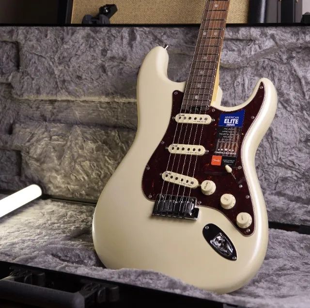 Fender American Elite Stratocaster