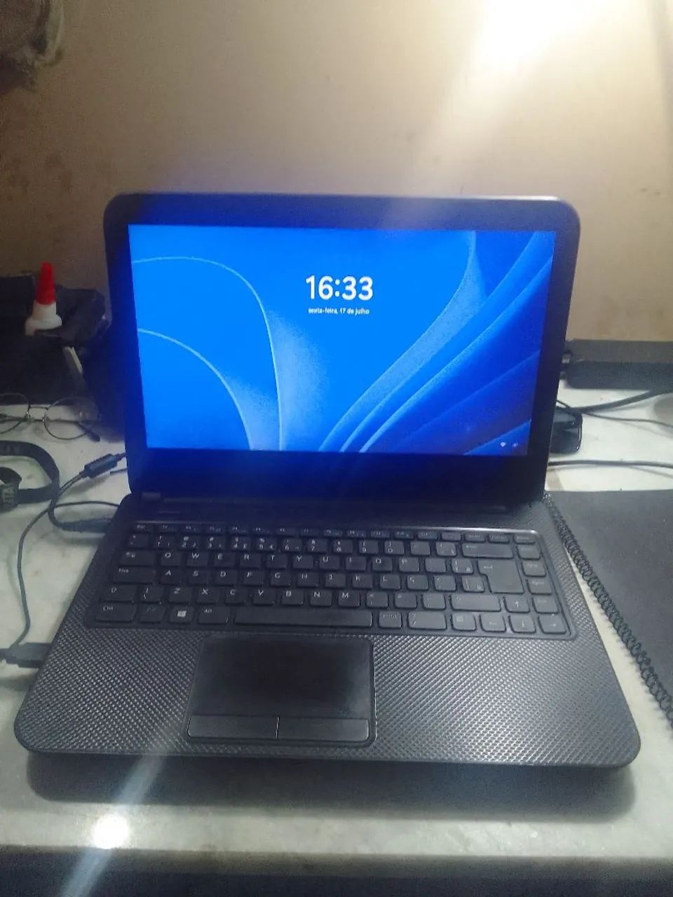 Notebook Dell. Processador Core I3. 16gb de RAM e 256G de HD 