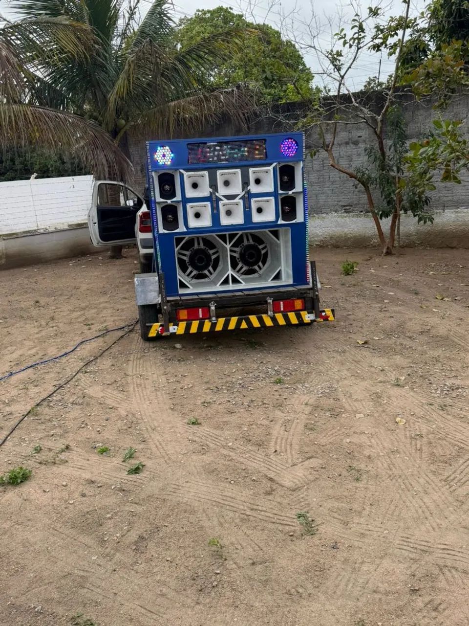 Paredão de som automotivo 
