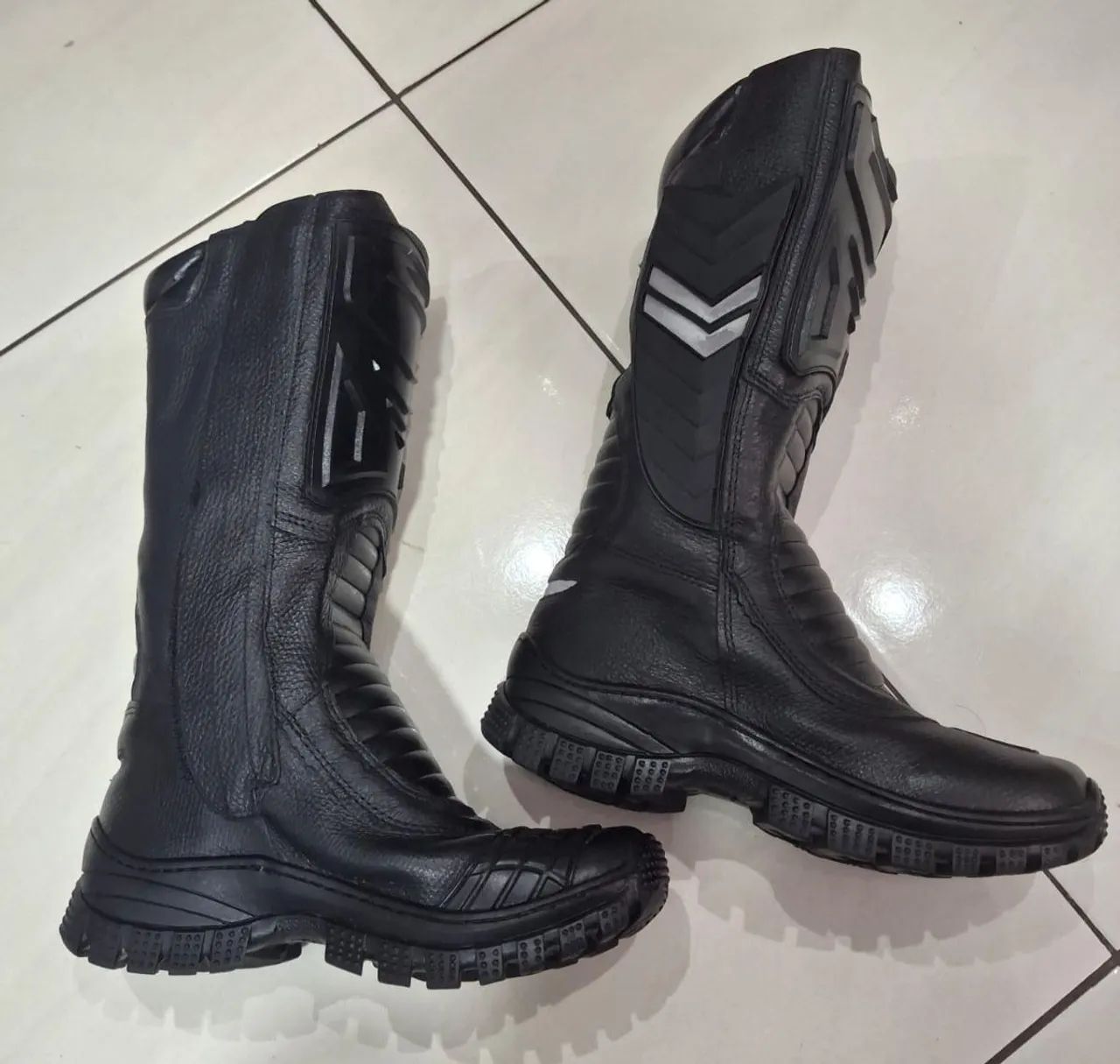 Bota de bombeiro (nunca usada) - Foto 3