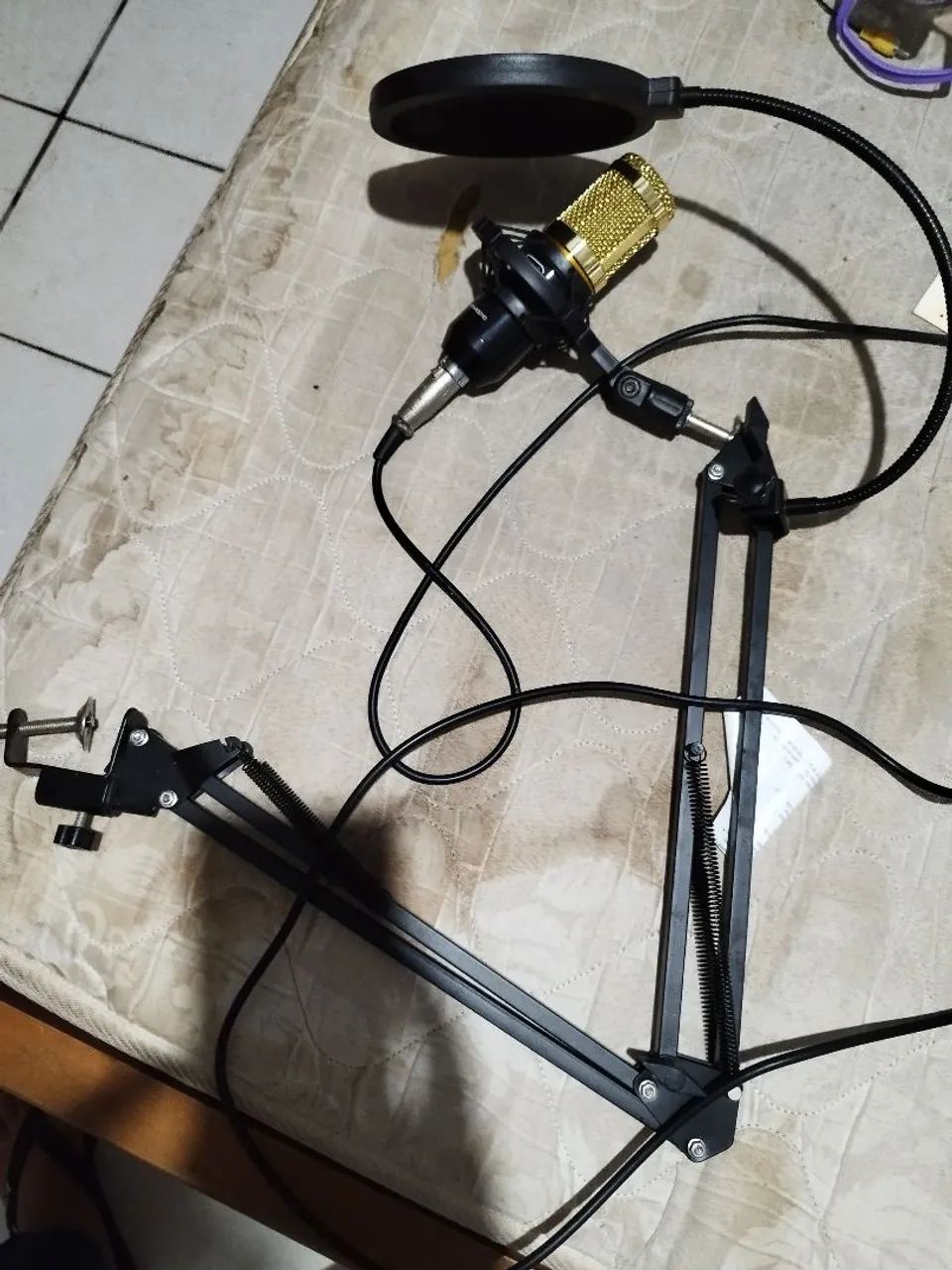 Microfone de mesa knup