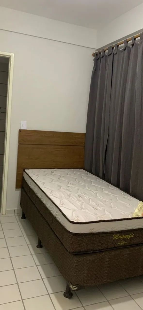 CABECEIRA DE CAMA SOLTEIRO EM MADEiRA,COMOS PARAFUSOS E SUPORTE. PEGAR EM NOVA PARNAMIRIM 