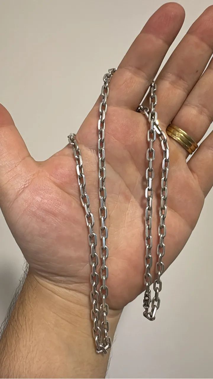 Corrente de prata Cartier com fecho gaveta 