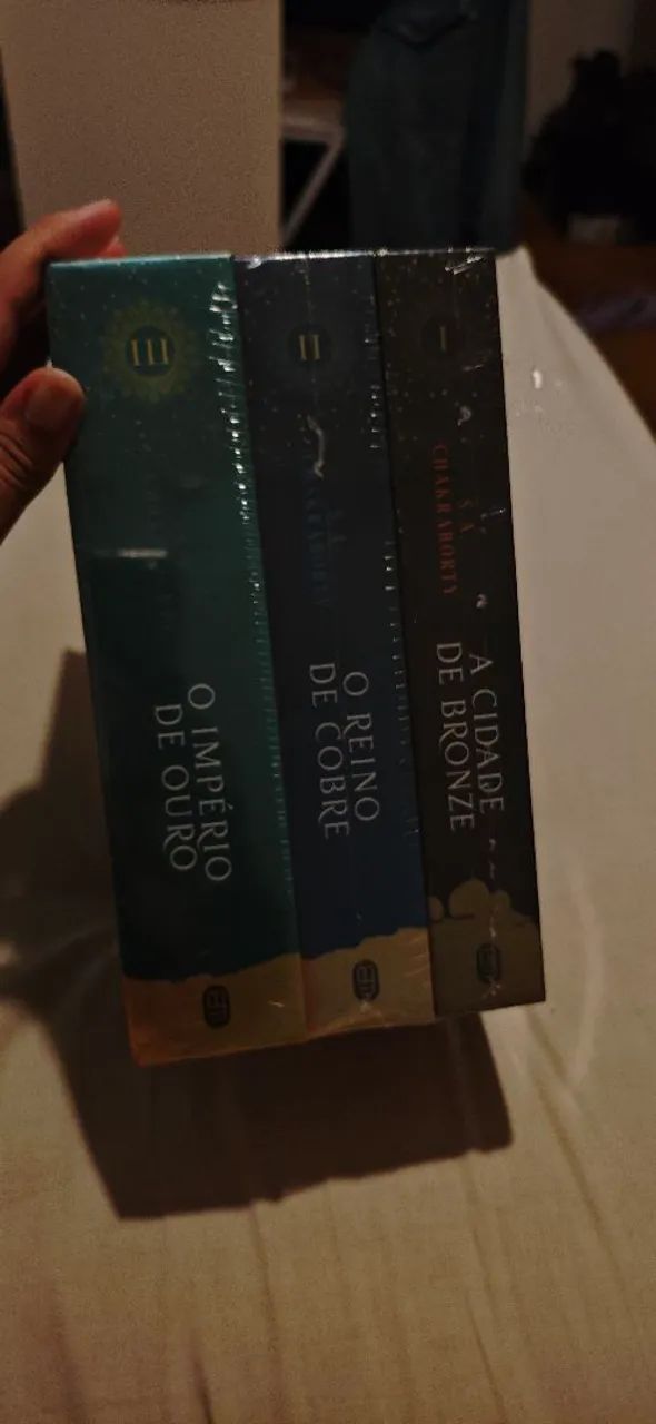 Trilogia de Daevabad - S. A. Chakraborty - Foto 3