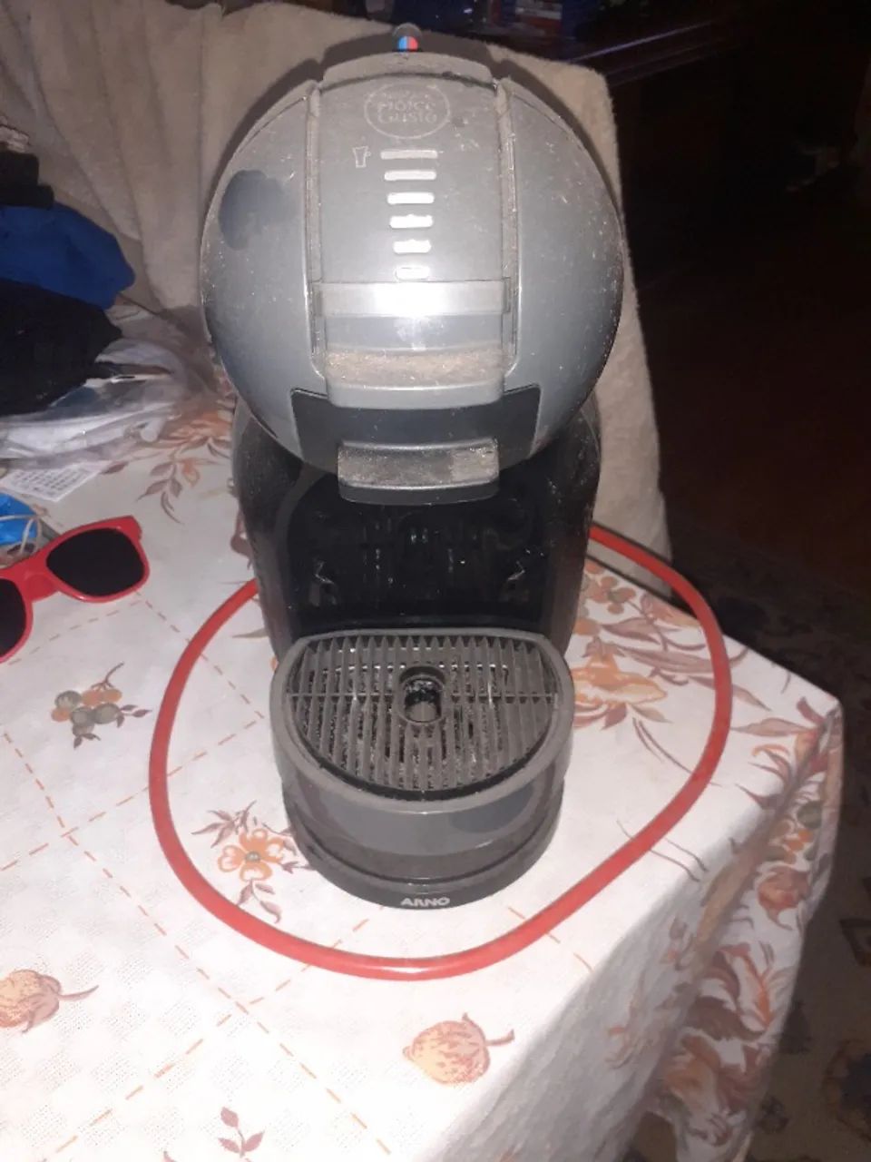 Cafeteria Douce Gusto semi-nova Cinza.