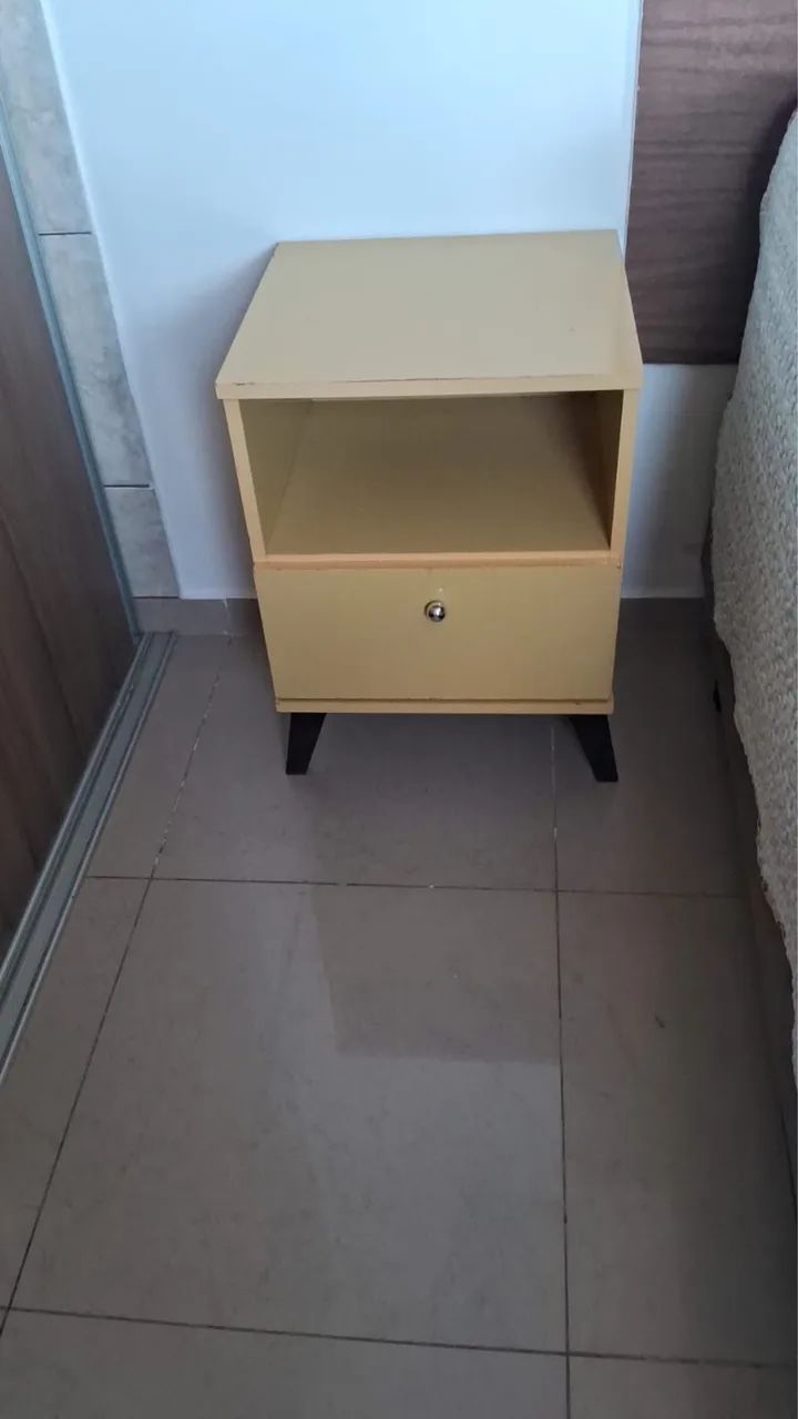 Mesa de cabeceira 
