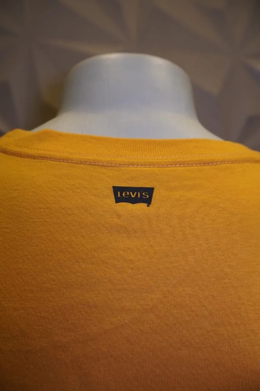 Camiseta levis amarela nova - Foto 3