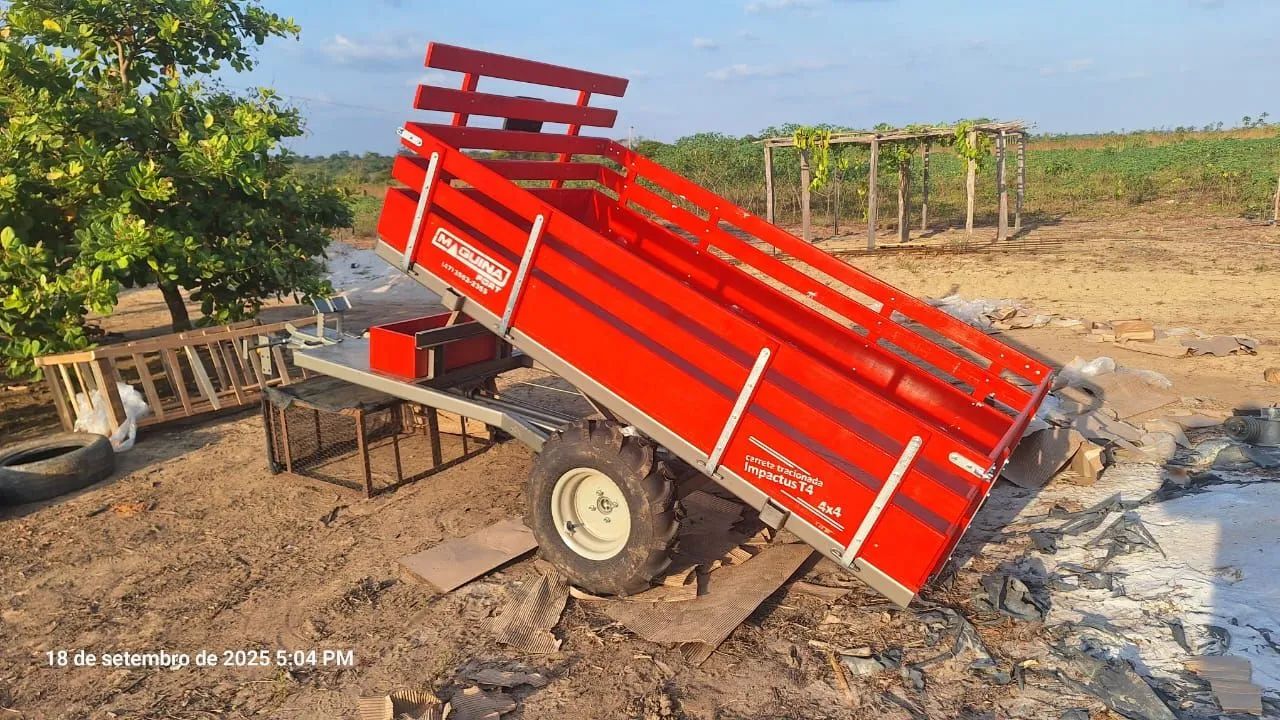 Microtrator Branco BTD 18.0 HP e Carreta Traçada 4x4 - Foto 2