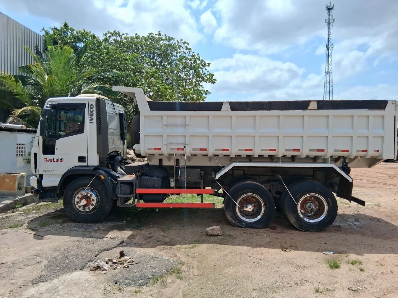 Iveco caçamba 22e240 - Foto 2