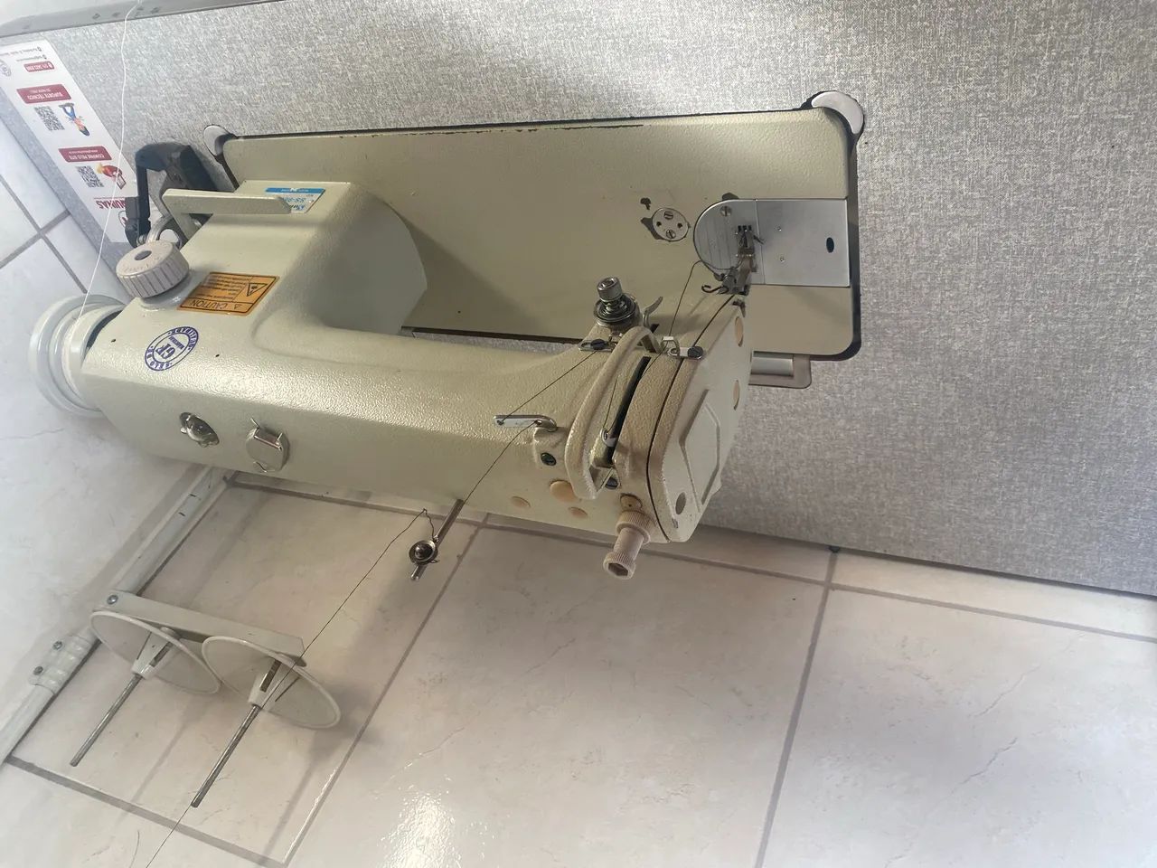 Máquina de costura - Foto 3