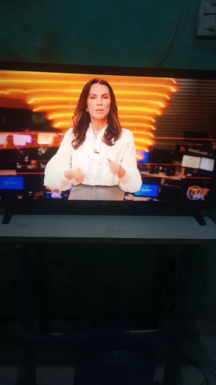 Vendo tv de 32 polegadas LG. Funcionando perfeitamente