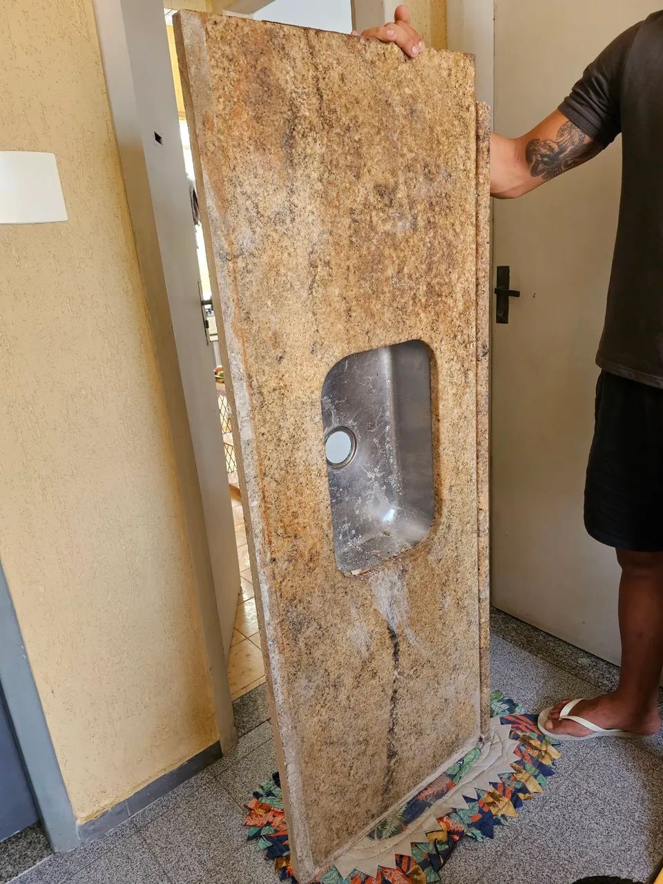 Pia de cozinha com bancada de granito