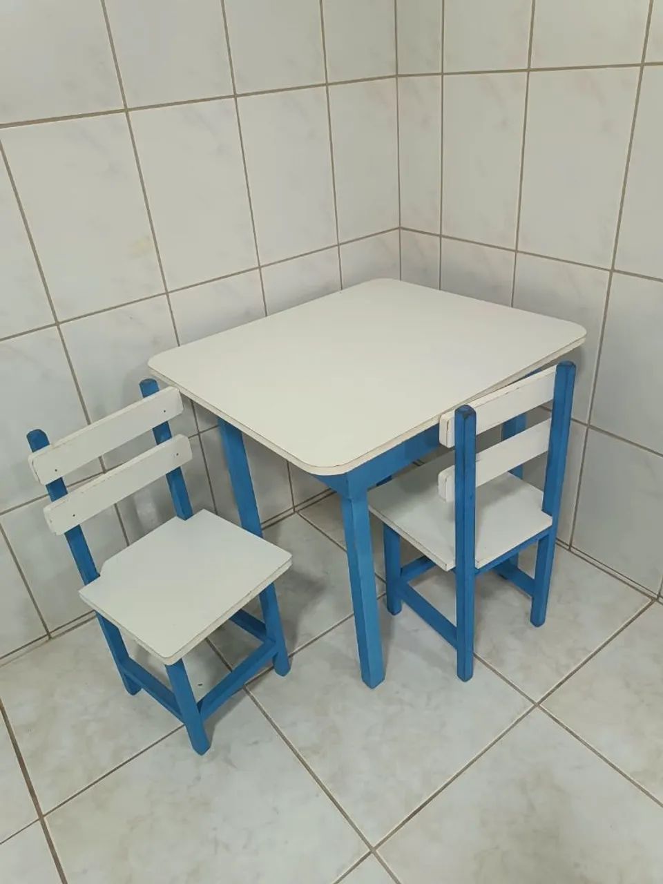 Mesinha de madeira infantil  - Foto 3