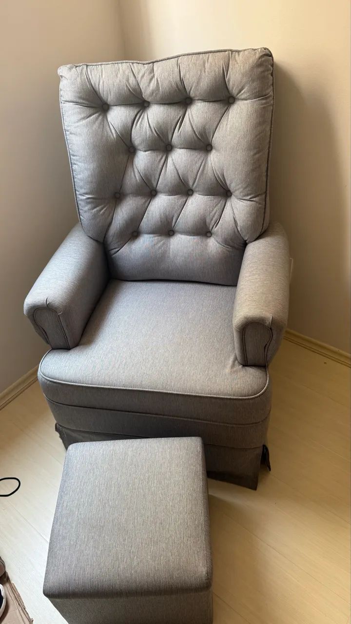 Berço de cama + Cadeira amamentação 