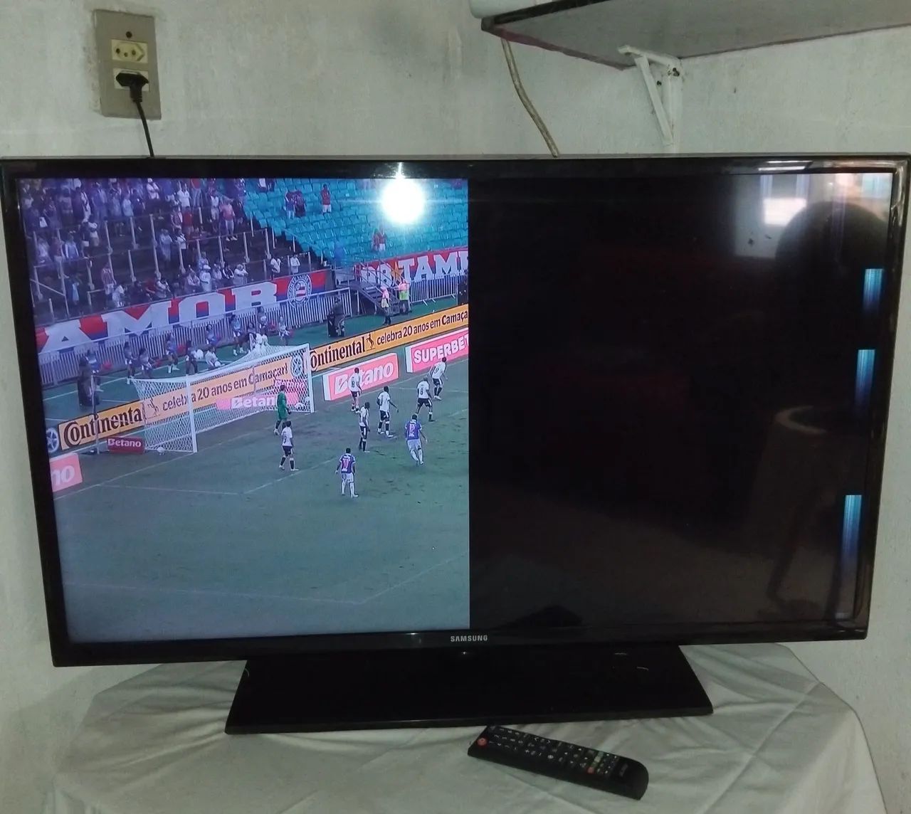 Tv Samsung, 39 polegadas, com defeito 