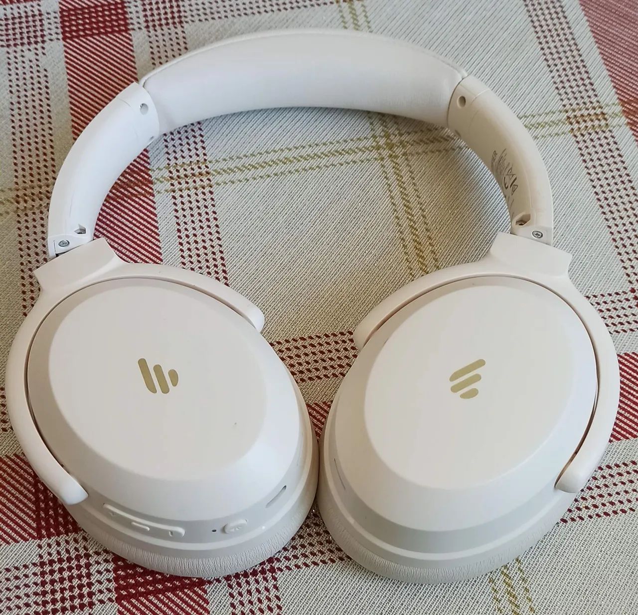 Headphone Edifier WH700NB PRO cancelamento do ruído som potente e bateria longa duração  - Foto 5