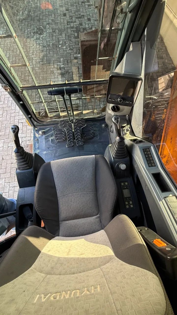 Escavadeira Hyundai R180-LC-9 - 2019 - 8.530 Horas - Otimo Estado - Foto 4