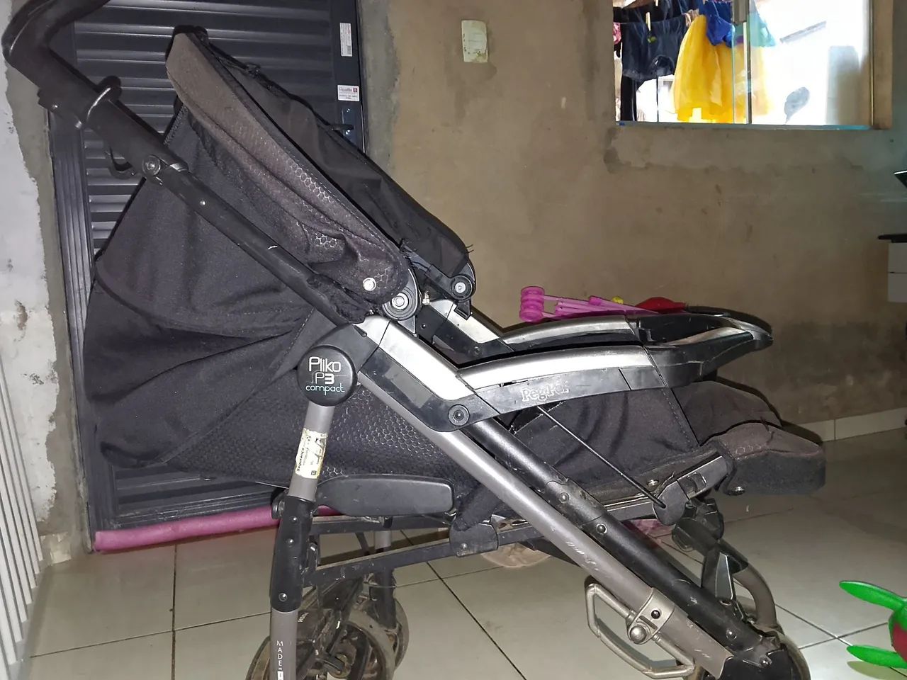 Motoquinha e carrinho de bebe 