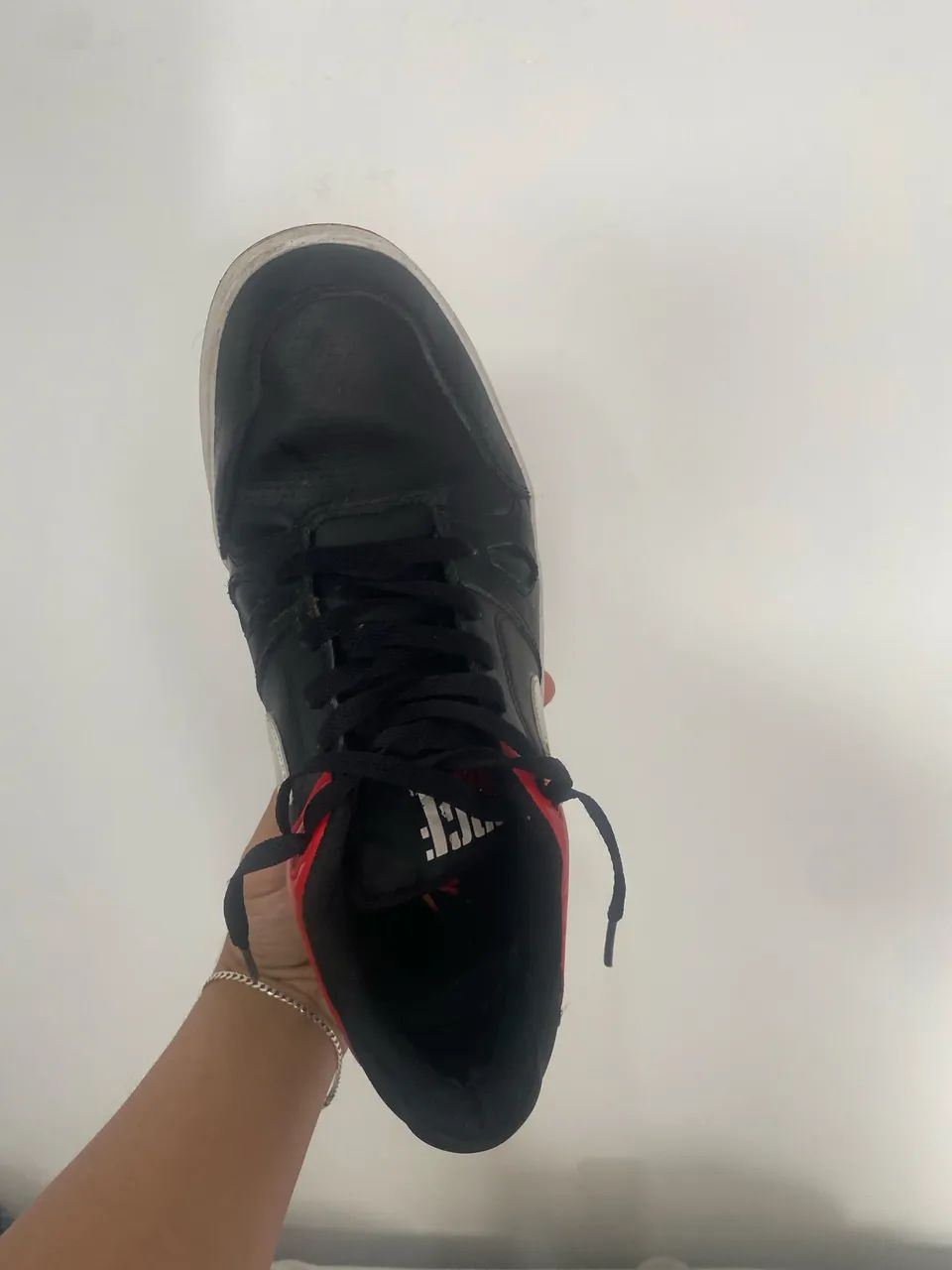 Nike full force Preto e vermelho tam 43