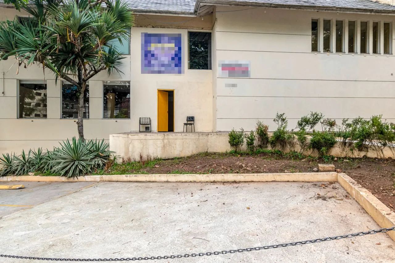 Casa comercial na Avenida Giovanni Gronchi, 5340  1505 m²