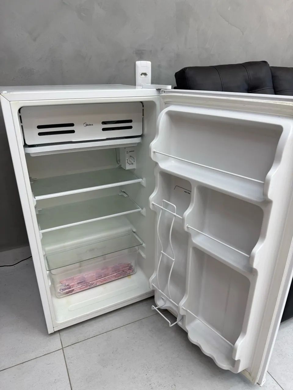 Frigobar Midea 93 litros - Foto 4