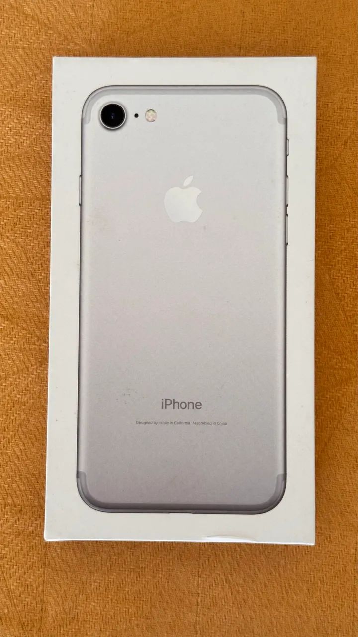 iPhone 7 - Funcionando - Com Caixa Original - Celulares e