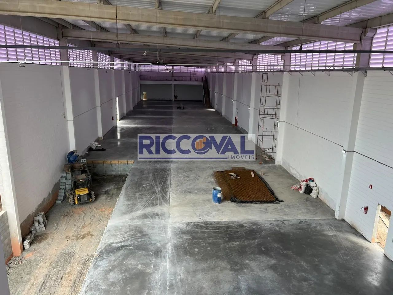 Galpão no Centro Industrial de Arujá para Locação - Foto 2