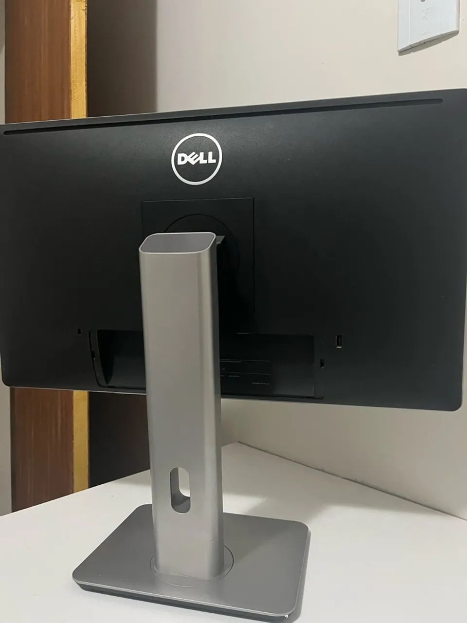 Monitor Dell 23" Full HD IPS Ergonomico - Modelo P2314H - Foto 2